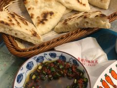 锡伯大饼-一个勺子新疆锡伯主题私房菜(红墙巷49号院店)