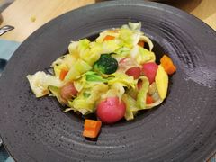 -杏荟旋转餐厅(广州爱群店)