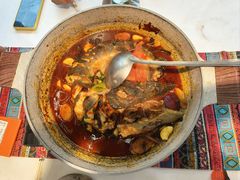 -刘姐啤酒鱼民族演艺餐厅(西街总店)