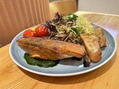 罗勒三文鱼拼盘-WHEN PIGS FLY当猪飞