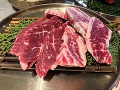 -草家酱蟹炭火烤肉店(珲春南路一店)