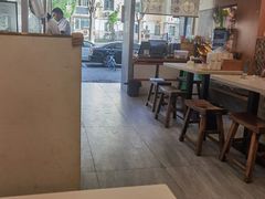 -李与白包子铺(桐梓林店)