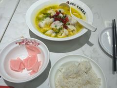 -渝是乎酸菜鱼(龙旗购物中心店)