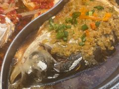 -阿瓦山寨·湘菜现炒·剁椒鱼头王(咸阳总店)