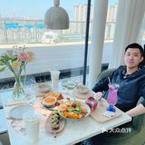 春日闹中取静的室内花园约会餐厅[加油]