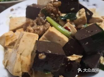 春季滋补佳菜之鸭血炒豆腐