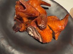 脆皮乳鸽-荣小馆(安达仕店)