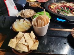 -黄潇洒老火锅(九眼桥宏济巷店)