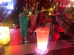 -樱花里音乐餐吧·牛扒椰子鸡(东圃店)