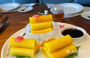 Soy Sauce Ice Mango Roll