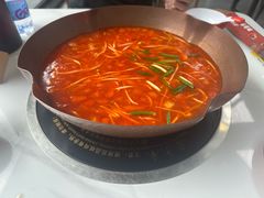-毛辣果·贵州红酸汤牛肉火锅(西单店)