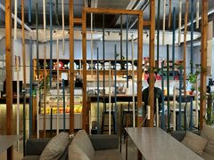 -LEO CAFE