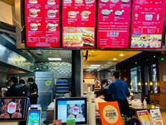 -The Habit Burger Grill 哈比特汉堡(复兴soho店)