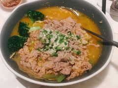 黄汁酸汤浸肥牛-港丽餐厅(高德置地店)