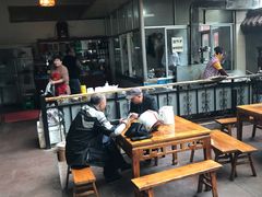 -茅屋大酒店