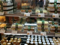 面包甜点陈列柜-老大昌(淮海中路店)
