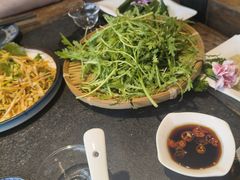 -大匠工房古船木艺术餐厅·猪肚鸡专门店(长白仙岛店)