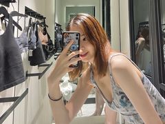 -lululemon(上海浦东IFC店)