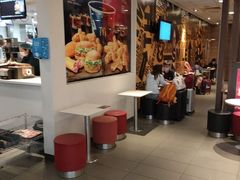 -麦当劳(汉口火车站候车室店)