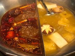 -湊湊火锅·茶憩(杭州湖滨银泰in77店)