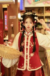 -一揽芳华汉服旗袍体验馆(拙政园店)