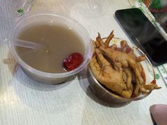 -爆炸头阿姨小四川正宗川味小吃(无任何分店)