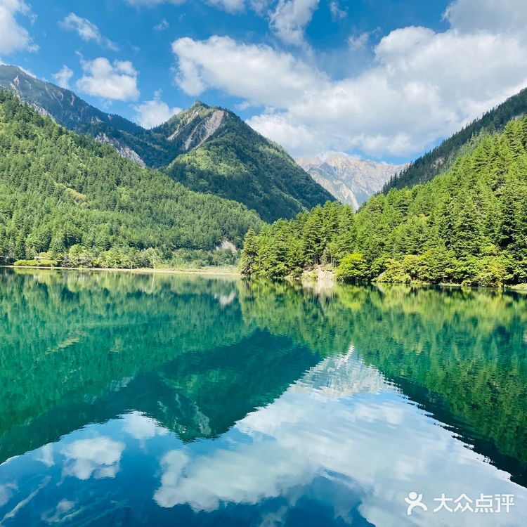 [糖果]撩人秋色，中秋打卡九寨沟[调皮]