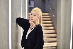 -变画·发型STUDIO