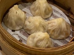 蟹粉鲜肉小笼包-南小馆(迪士尼小镇店)