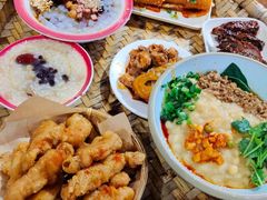 -爆炸头阿姨小四川正宗川味小吃(无任何分店)