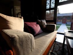 安缦颐和庭院套房-沙发休息区-北京颐和宾馆