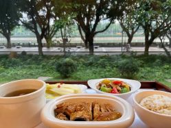 -莉泽月子中心(凯旋江景店)