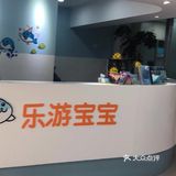 亲子游泳增进感情!
