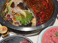 -茅草房·河畔园林火锅