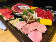 家族拼盘-炼火烤肉店