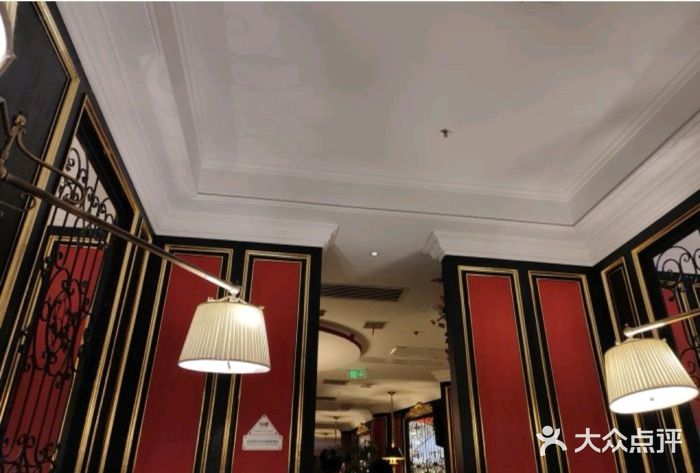 新白鹿餐厅(虹桥南丰城店)大堂图片