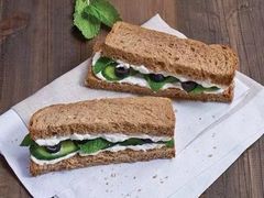 -星巴克(北京广渠门名敦道店)