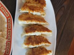 煎饺子-拉面莊夢語＆中华料理八椿