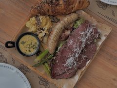 -Mark&Mars Restaurant