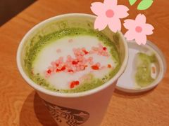 樱花草莓茶拿铁-星巴克(杭州桐庐利时广场店)