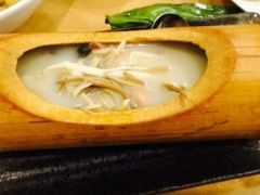 -香巴拉云南餐厅(华莱坞店)