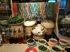 -四海一家自助餐(益田假日广场店)