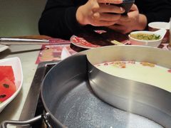 -尚尚仙·酸汤猪手·猪肚鸡火锅(华联万柳购物中心店)