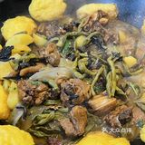 长白山保护开发区池北区白山街三江源宾馆楼下