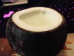 -志龙皇冠吃货椰子铺