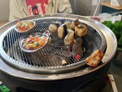 -围炉肉舍•炭烤活鳗•丹东海鲜烤肉(步行街店)