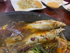 -丹水桥地锅鱼·翘嘴鲌·地方特色全鱼宴(丹江口大坝店)