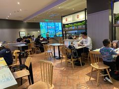 用餐区-肯德基(坞城路店)
