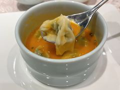 蟹粉小馄饨-新光酒家·河豚·海鲜·蟹料理(浦东店)