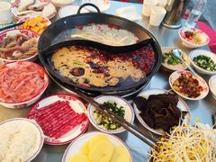 -卤校长老火锅(杨家坪直营店)